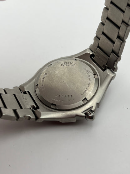 Seiko Kinetic Auto Relay 5J22-0B80 Noire — Titane