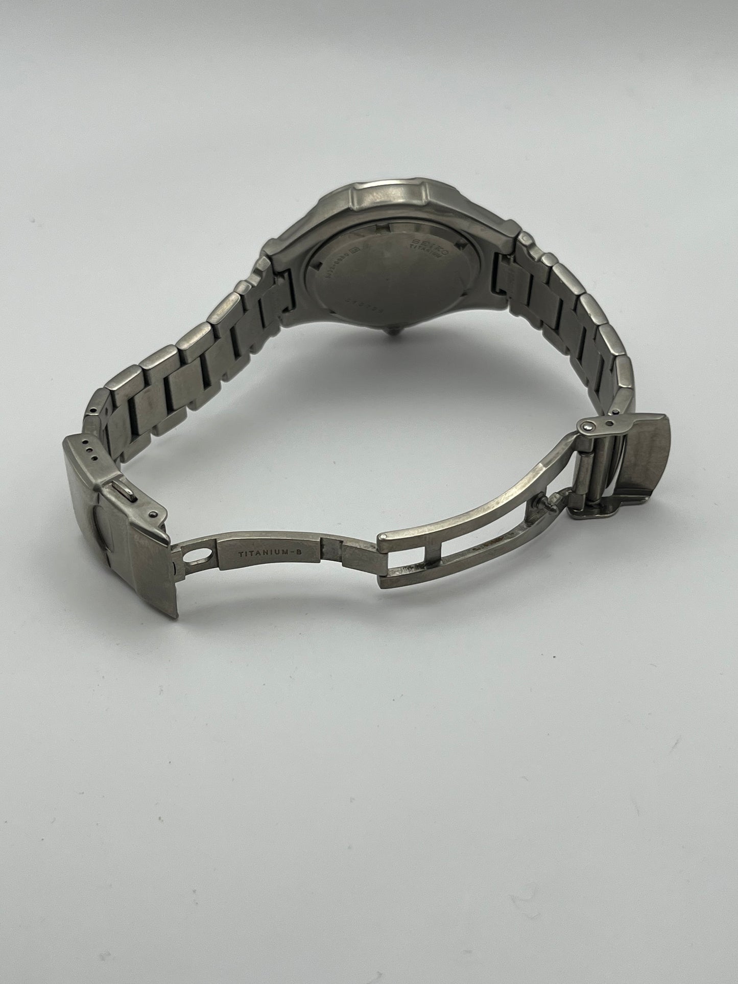 Seiko Kinetic Auto Relay 5J22-0B80 Noire — Titane